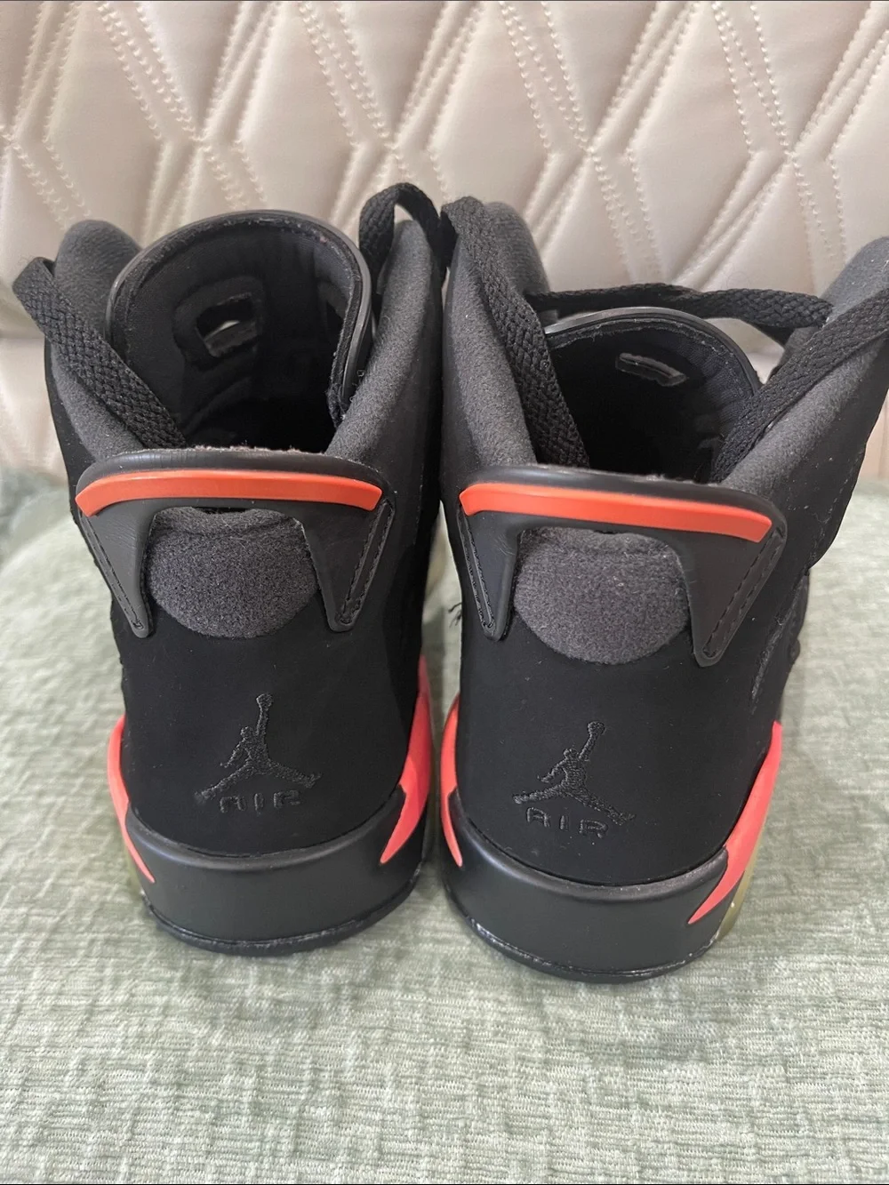 Jordan 6 retro “black infrared” size 6Y